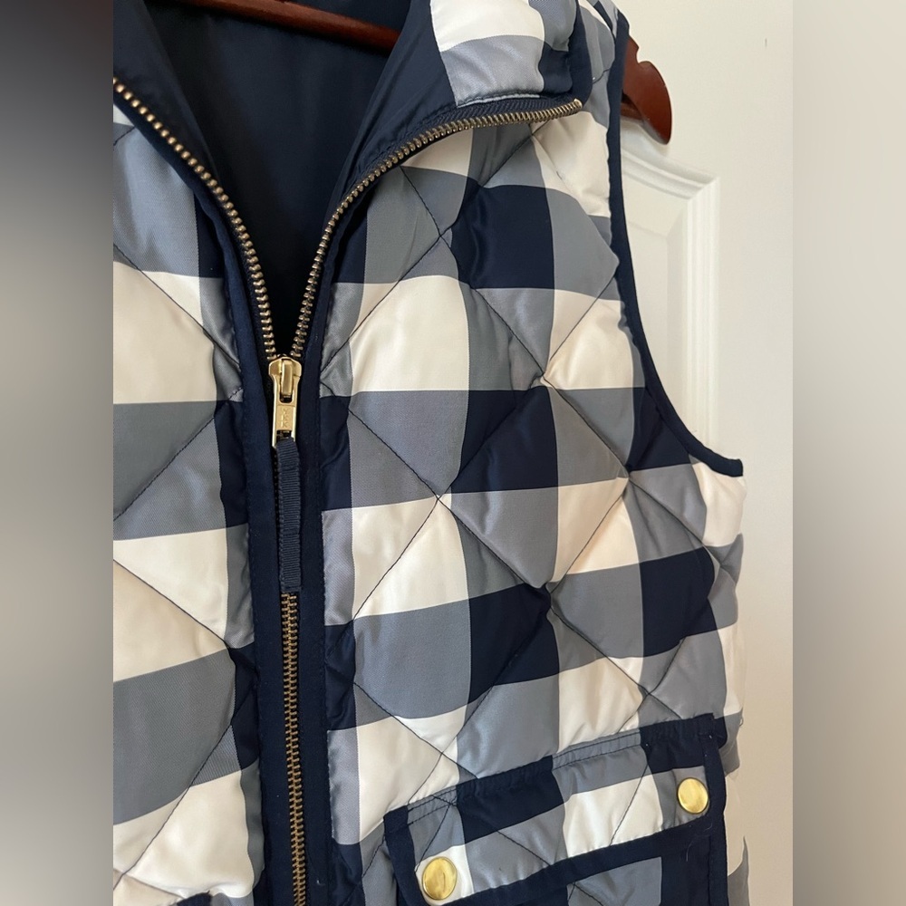 SALE! J.Crew Navy Plaid Quilted Down Feather Vest Women's Size Small - Picture 4 of 15